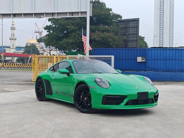 2022 Porsche Carrera 3.0 911 (992) PYTHON GREEN - 1