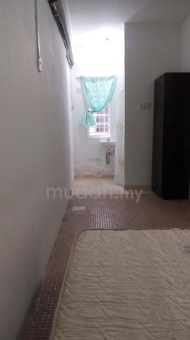 Fully furnished room with private bathroom Puchong Perdana 1