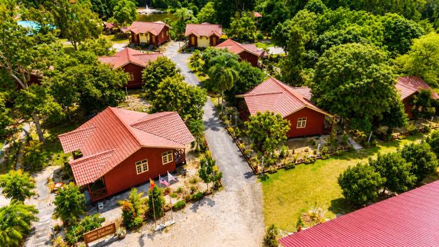 2 ACRE RIVERSIDE CHALET RESORT FoR RENT AT SUNGAI SEDIM KEDAH 1