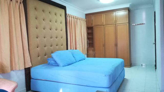 Straits Court Condominium 1