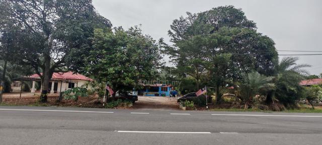 Tanah tepi jalan Di sebatu 250k Termasuk sebiji rumah 1