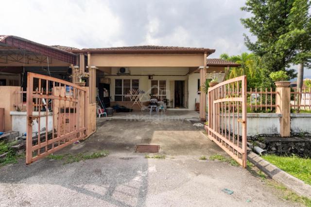 Freehold Corner Lot Taman Pelangi Semenyih 1