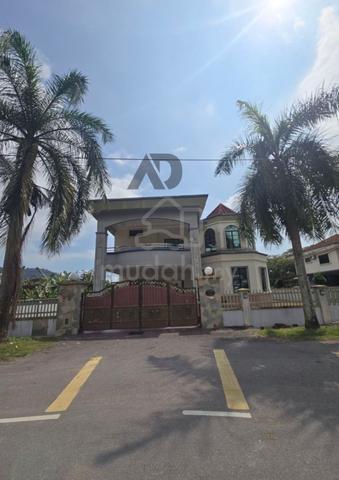 Double Storey Banglow House @ Air Putih 1