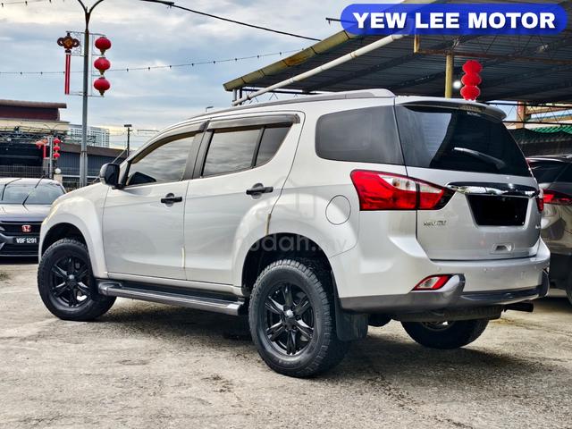 2015 Isuzu MU-X 2.5 DIESEL 4X4 (A) 7-SEATER - 2