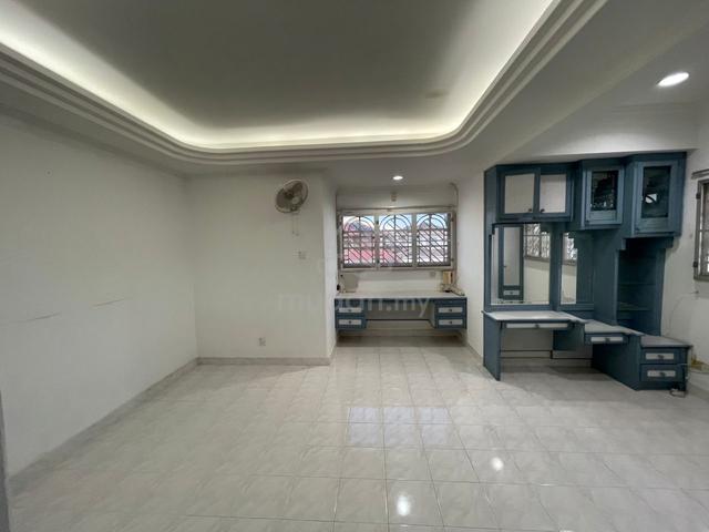 Usj 11 Corner house for Rent 1