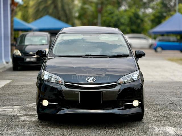 ( 2016 reg) 2013 Toyota WISH 1.8 S (A) - 4