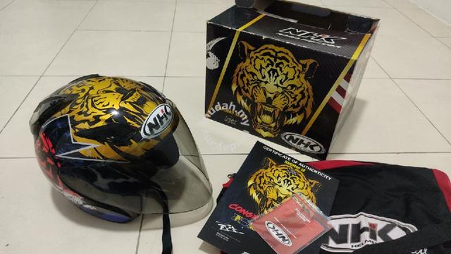 helmet nhk harimau se