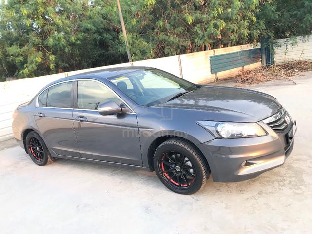 Proton PERDANA 2.0L VTI-L(A)LEATHER SEAT/17"S/RIM - 2