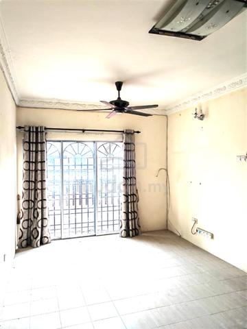 Suria Apartment (Desa Perangsang) 1