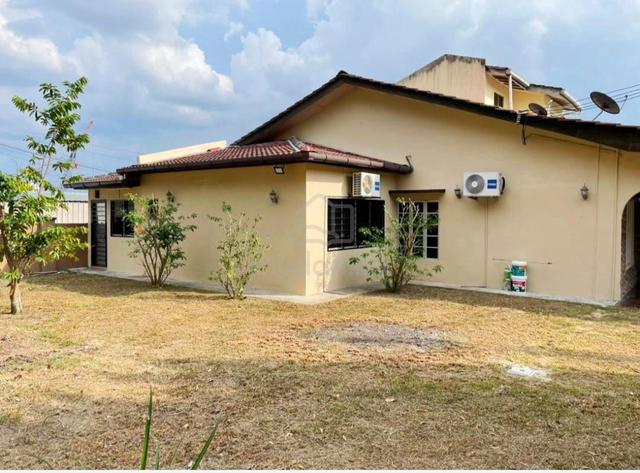 Corner Single Storey House (Big Land 3000sf) for rent 1