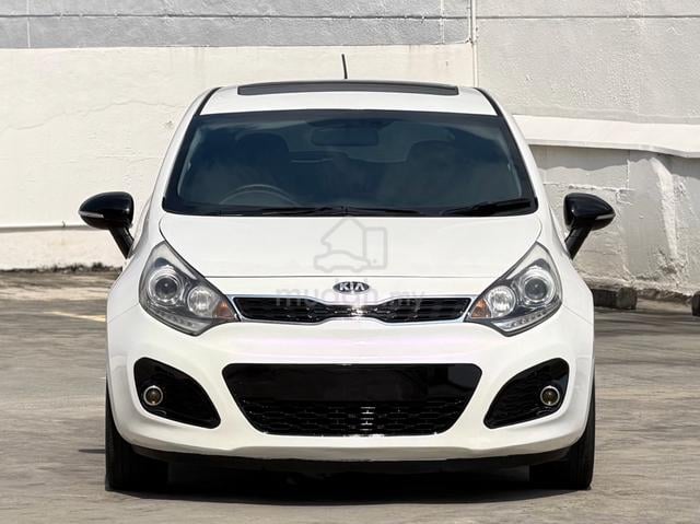 2013 Kia RIO 1.4 SX (A) Special Pearl White - 3