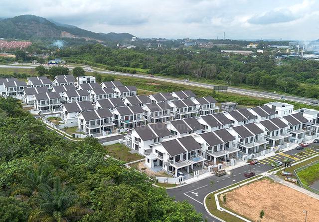 Nilai Garden Hills Residences Semi D freehold fully furnish for sale 1
