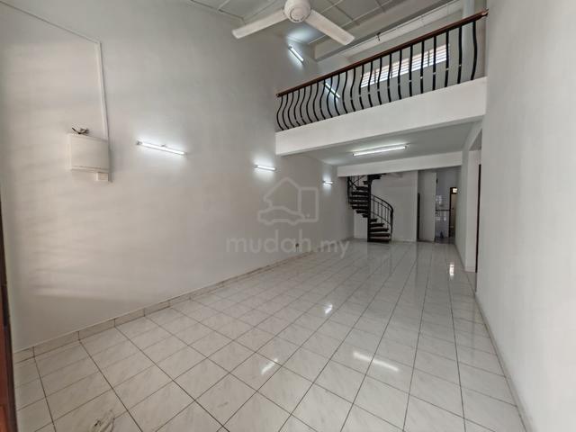 1.5 storey terrace house at molek for rent 1