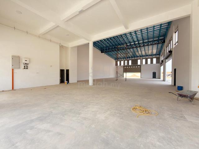 Facing Main Road High Rental Double Storey Semi D Factory Ayer Keroh 1