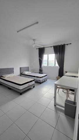Bilik Sewa untuk Wanita Sahaja (Residensi Sateria Sg Besi) 1