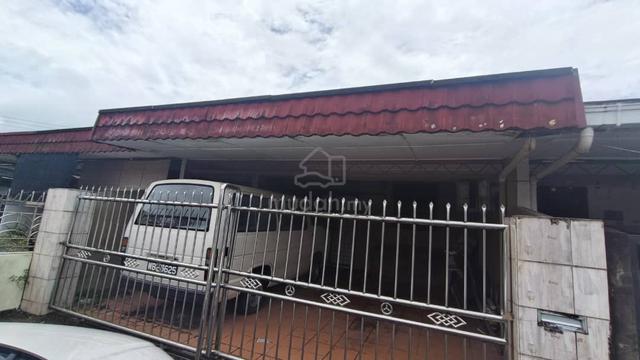 Single Storey Intermediate Desa Wira Batu Kawa 1
