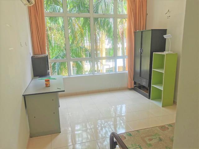 University Green Apartment 1