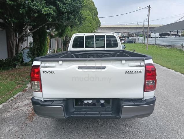 2018 Toyota HILUX 2.4 MT SINGLE CAB (M) - 4