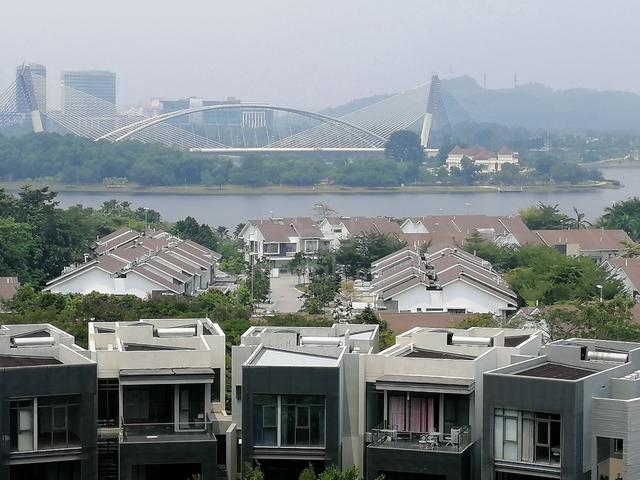 Mirage By The Lake 1