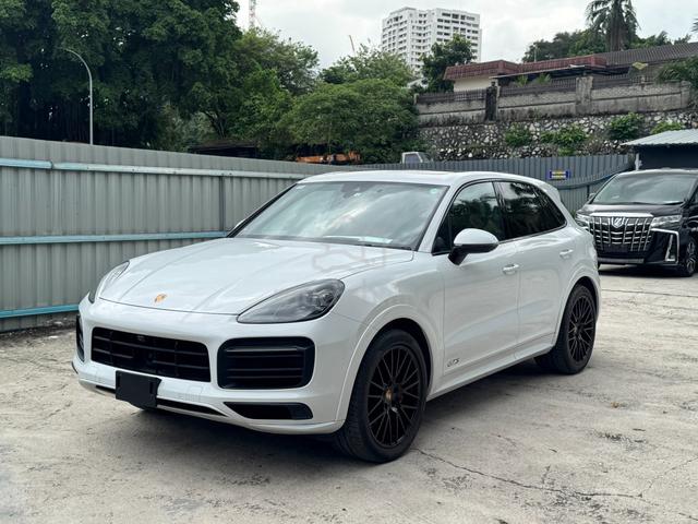 2022 Porsche CAYENNE GTS FULLY LOAD BOSE PANO ROOF - 4