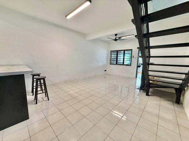 MURAH CANTIK Double Storey unit at Saujana Aman, Sungai Buloh 1