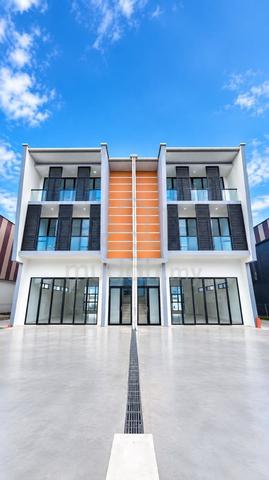 Semi D Showroom (3655 sqft) @ Pines Square, Kuching 1