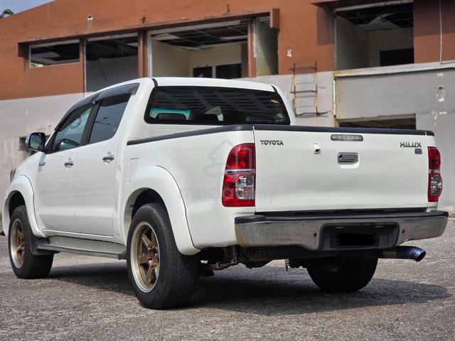 2015 Toyota HILUX 2.5 G TRD SPORTIVO (A) - 3
