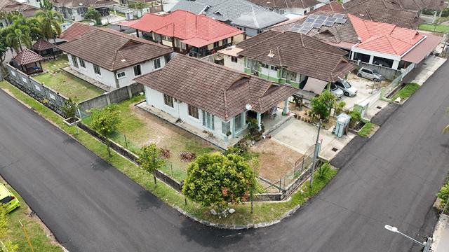 Banglo Corner Lot Taman Bayu Alam 1
