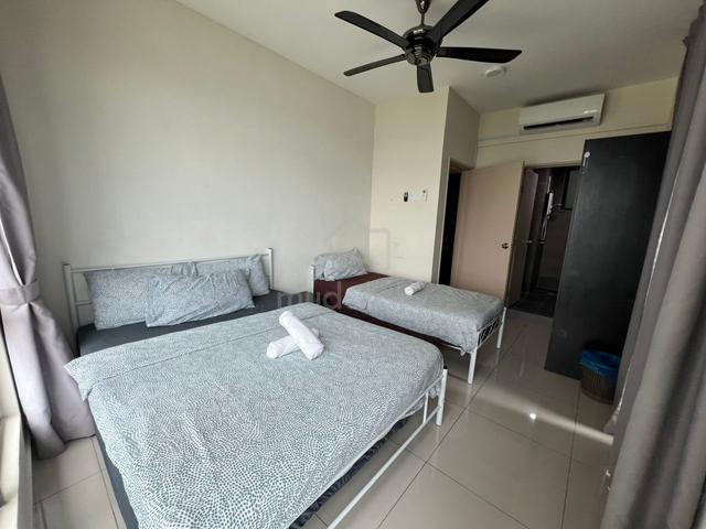 taman daya master room female or couple 1