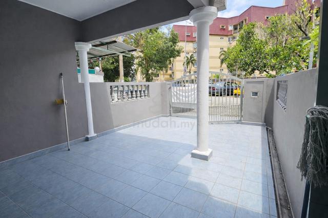 Taman Putra Ampang 2.5 Storey Terrace House 1