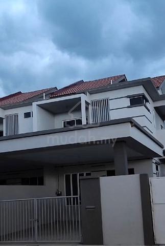 RENT ECM TOWN Corner Lot Double-Storey House 1
