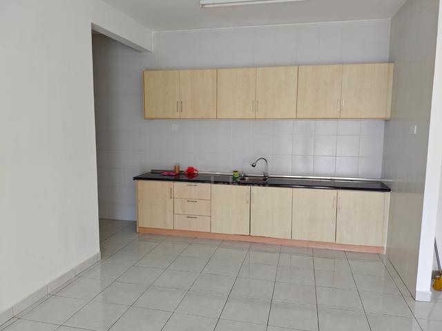 Puncak Saujana 1