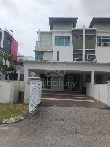 Rumah Semi D 2½ Tingkat Guarded Taman Setia Residen Sitiawan Perak 1