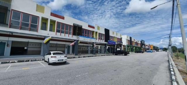 Shop Seri Iskandar, IUS Lestari, Facing Main Road Ipoh-Lumut Highway 1