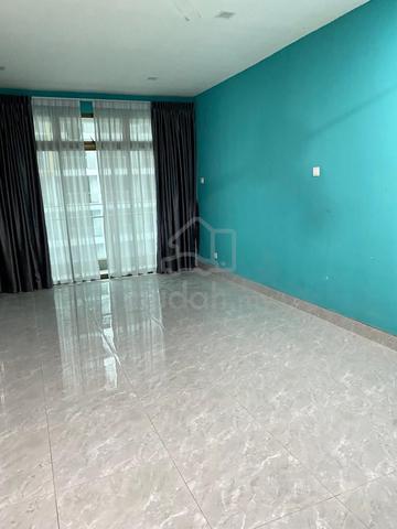 Parc Regency 1