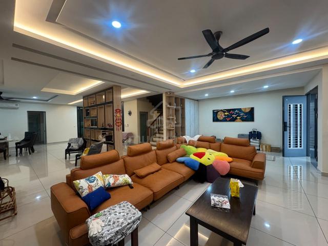 Sutera jingga Perling. Fully renovated Semi D house. Good condition 1