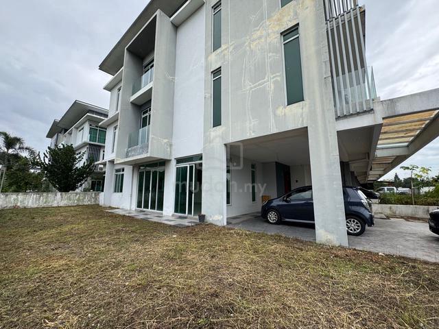 Corner D'island Residence Nautilus Superlink With Private Lift Puchong 1