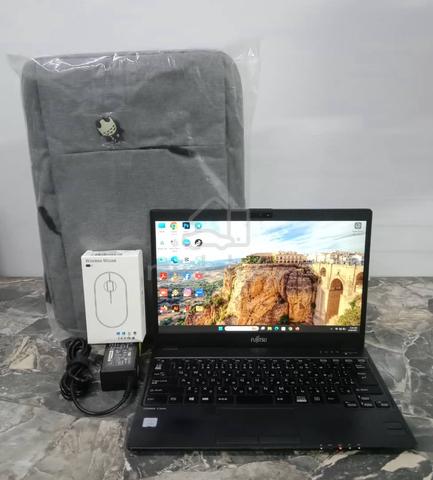 Laptop Fujitsu LifeBook U937/R Core i5 7th - Computers