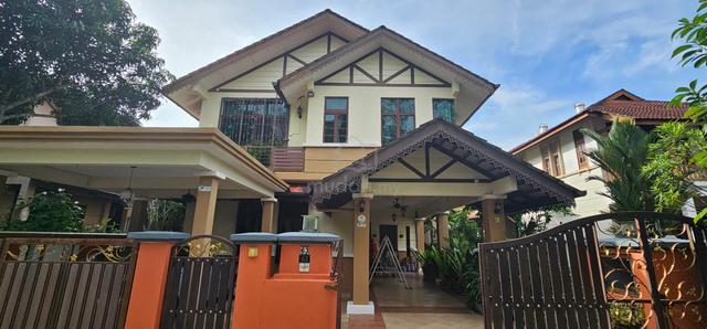 Bungalow Facing Lake Laman Kemboja, Kota Seriemas Renovated Cantik 1