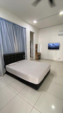 Master Room 15 Min to JB Sentral CIQ City Square 1