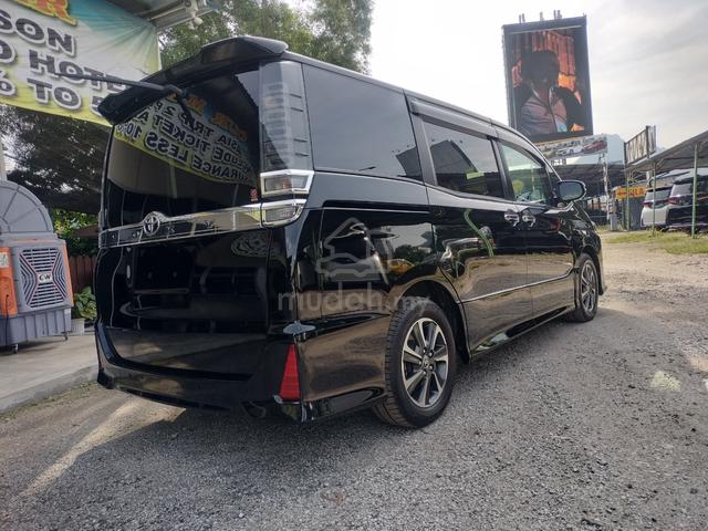 2020 Toyota VOXY 2.0 KIRAMEKI 3 - 5