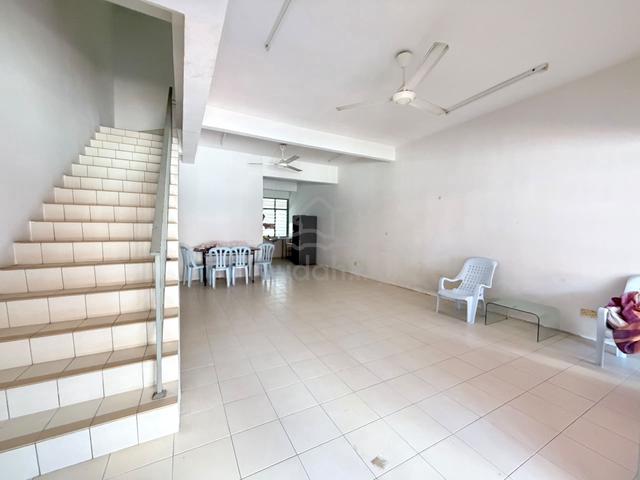BELOW MARKET VALUE 72k ! Prime Location Next To UTAR Kampar 1