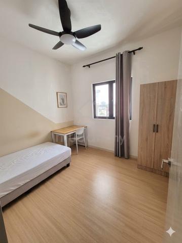 Room Rental at M Luna Kepong Near Kiara Bay, MRR2 & Metro Lake 1