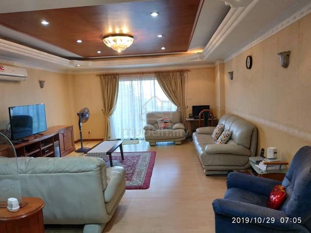 The Colonnades Condominium 1