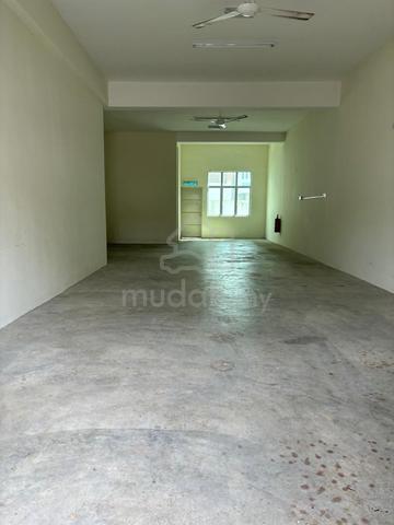 Double sty shop lot for sale at Taman Lembah Indah ,Simpang Ampat 1