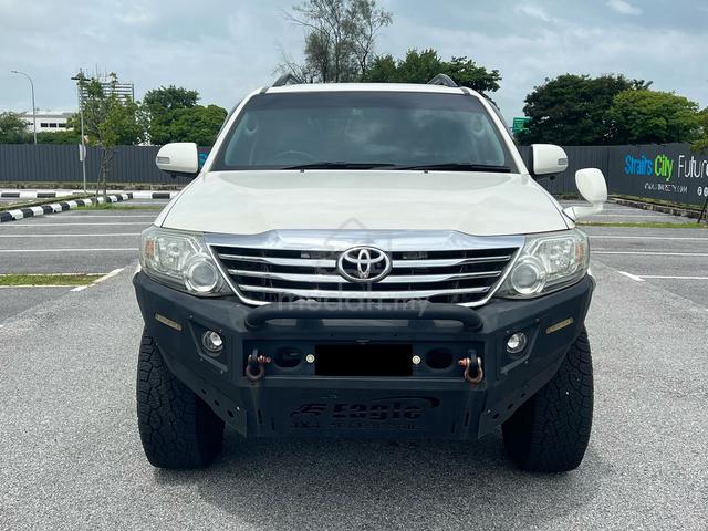 2014 Toyota FORTUNER 2.7 V PETROL TRD SPORTIVO - 2