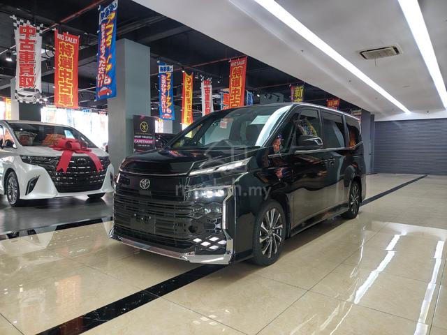 2022 Recon Toyota VOXY 2.0 S-Z P/DR P/BT HUD 360 - 3
