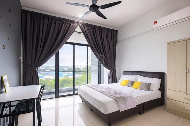 Executive Balcony Suite @ ICON CITY, near major industrial area 1