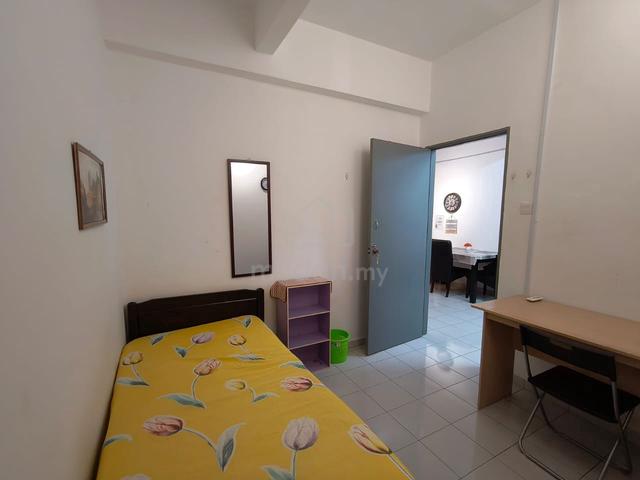 Male Single Room Near Sri Gading Batu Pahat For Rent 1