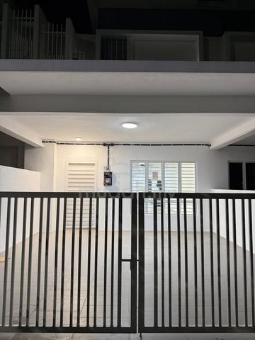 Double Storey House For Rent Sendayan 1